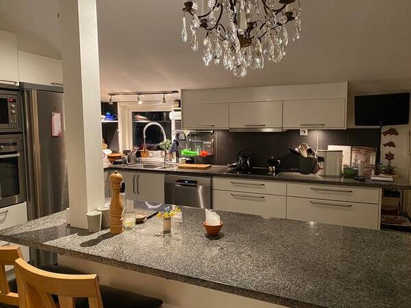 Lägenhet - Vindsvåning med terrass i Linne