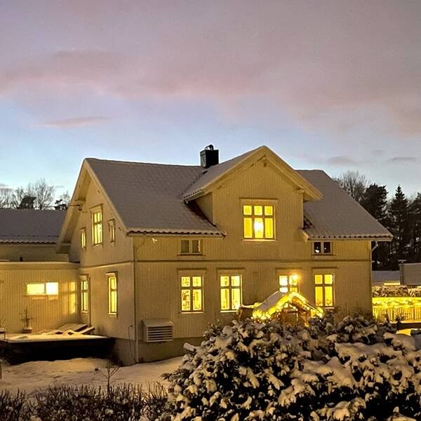 Hus - 100 år gammelt hus i sveitserstil