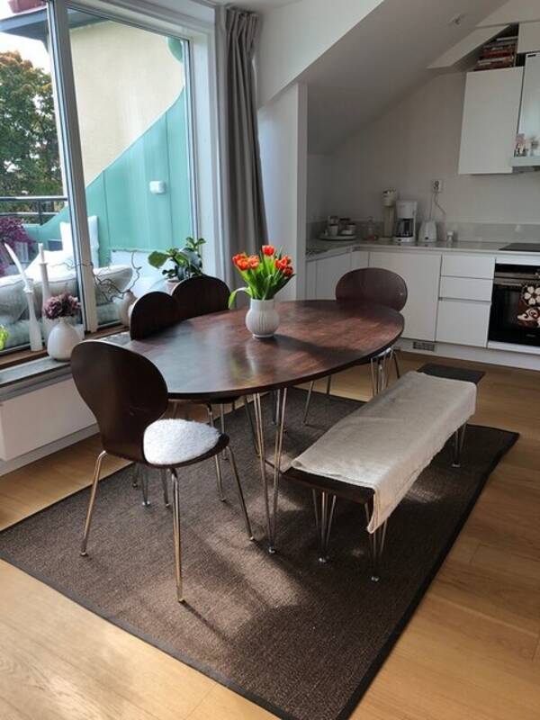 Lägenhet - Vindsvåning i Midsommarkransen 