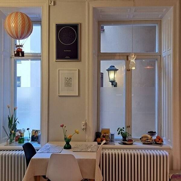 Lägenhet - Ett rymligt Kök högt I tak .