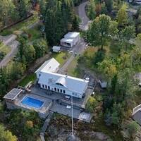 Villa med sjötomt i Tyresö