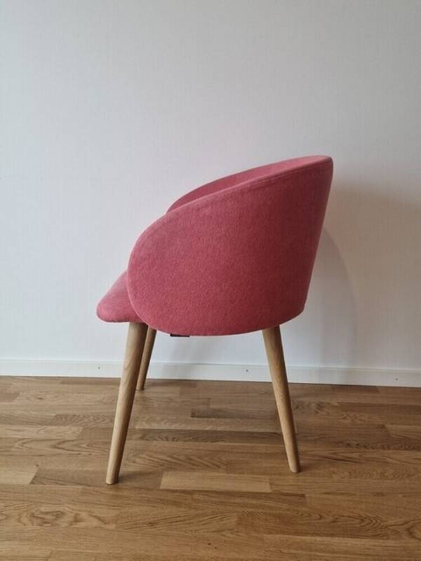 Rekvista - Stol/köksstol i rosa tyg