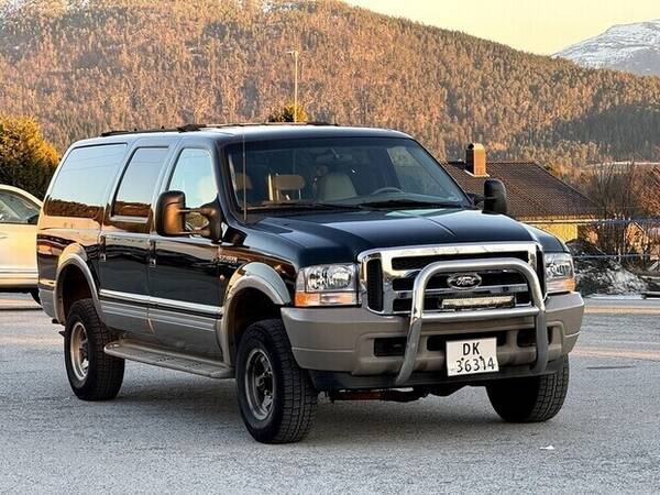 Kjøretøy - Ford Excursion 2002