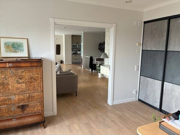 Hus - Villa i Sollentuna, garage, pool