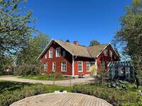 Gammal skola Enköping- trädgård