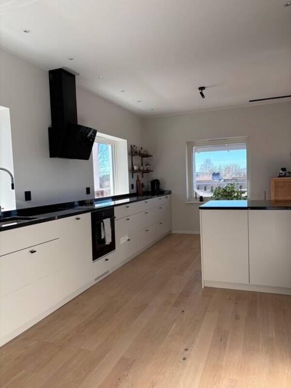 Hus - Stort hus i vackert slottsområde