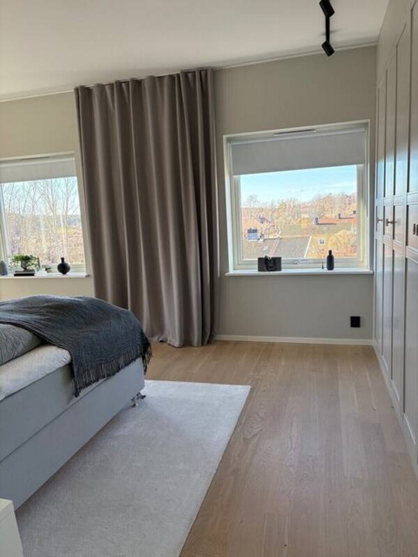 Hus - Stort hus i vackert slottsområde