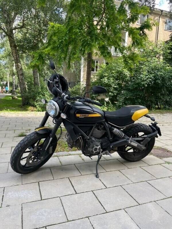Fordon - Ducati Scrambler 800 motorcycle