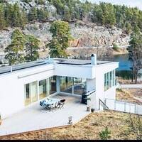 Arkitektritad modern villa i Nacka
