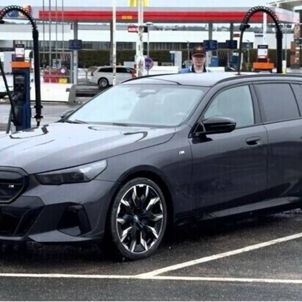 Fordon - Extrem BMW i5 M60