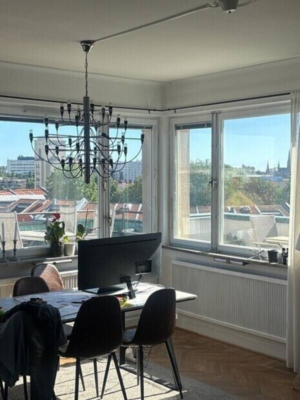 Lägenhet - Bostadsrätt högst upp med terrass
