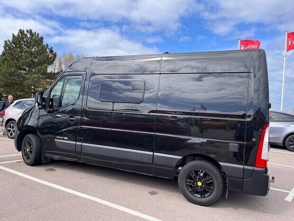 Fordon - Ombyggd campervan Renault Master 2017
