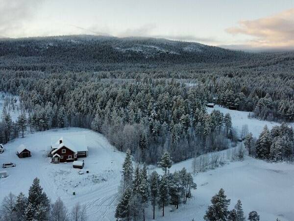 Hus - Villa vid sjö i Arjeplog, Lappland
