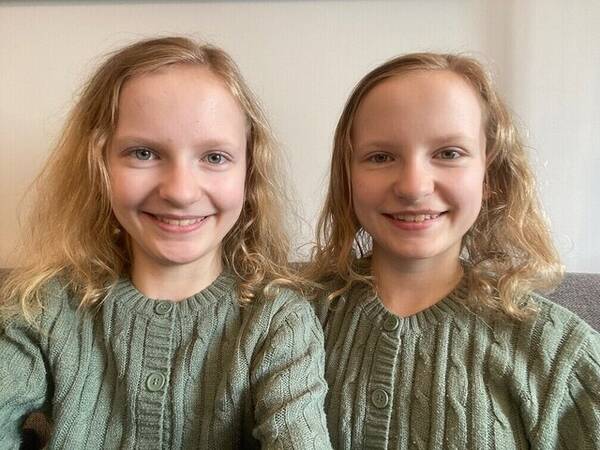 Övrigt - Enäggstvillingarna Isabella (och Sophia)