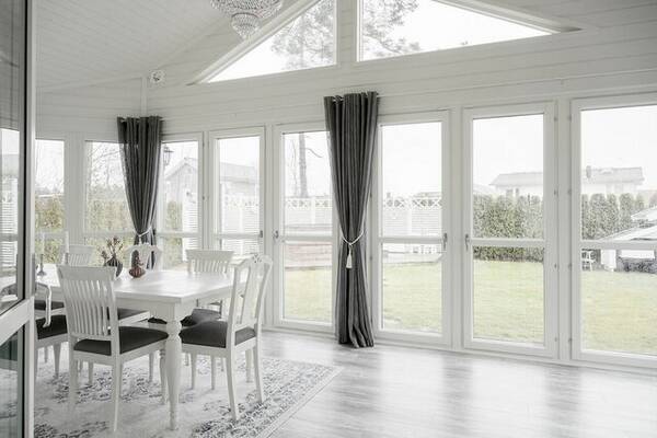 Hus - Villa med grindar
