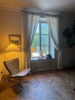 Lägenhet med utsikt över Humlegården