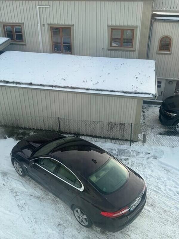 Fordon - Jaguar XF 3 V6, färg kastanj