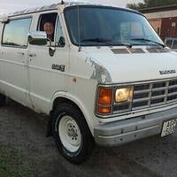Dodge Ram Van B350