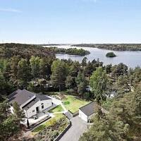 Villa i Nacka med sjöutsikt och stor tom