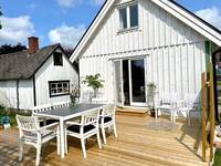 Charmig stuga på Bjärehalvön med en glim