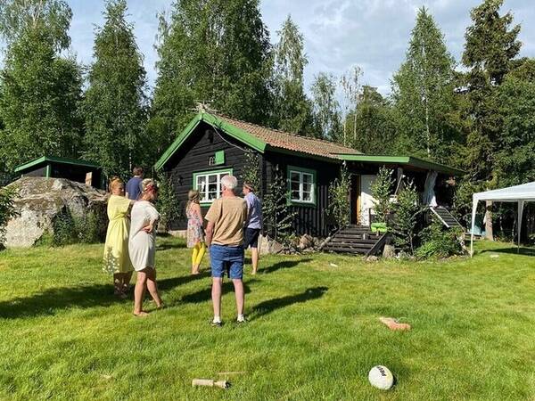 Sommarstuga - Stuga vid sjö 