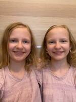 Enäggstvillingarna Isabella och Sophia